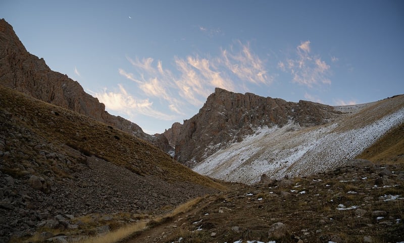 Hiking Off-the-Beaten-Path